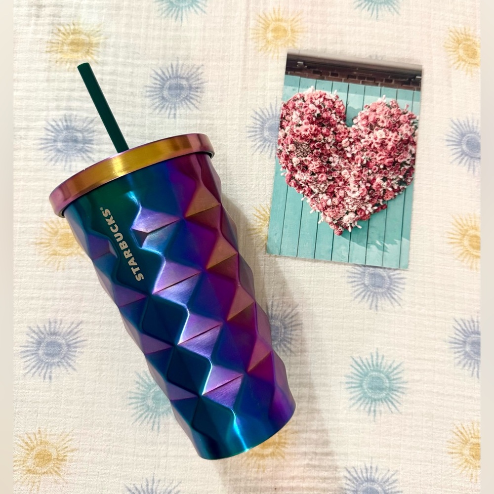Starbucks— RARE Iridescent Oil Slick Pineapple Stainless Steel Tumbler✨💫